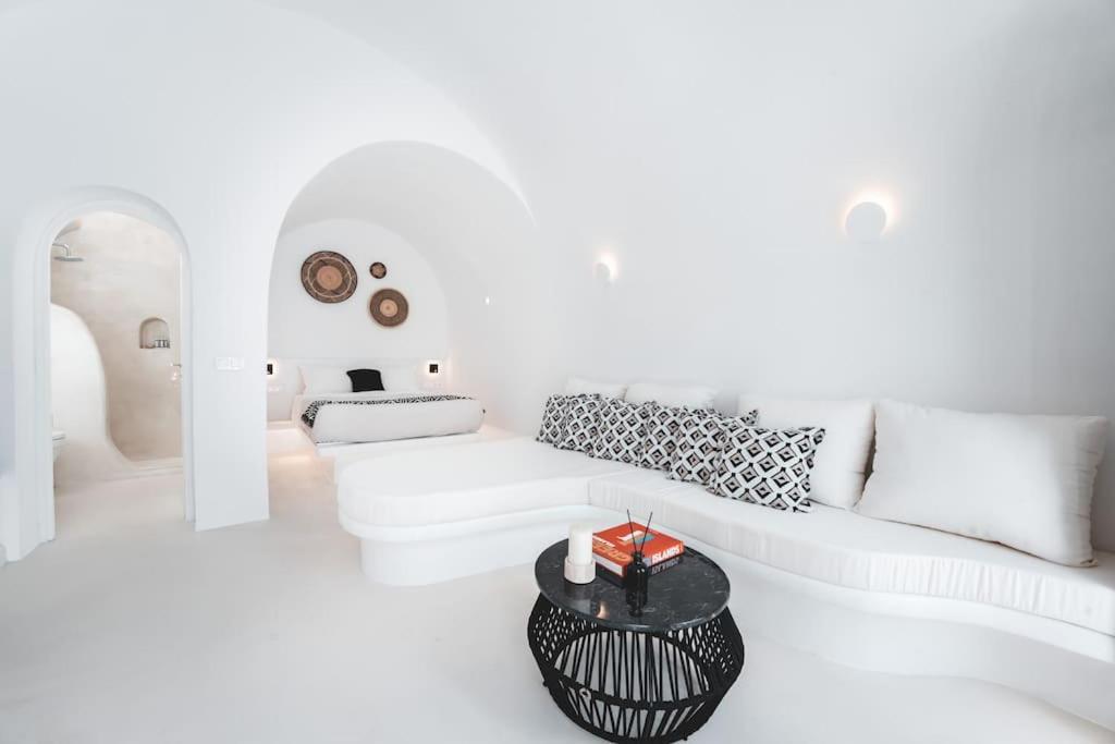 Akri Santorini With Heated Jacuzzi Villa Emporio  Exterior photo