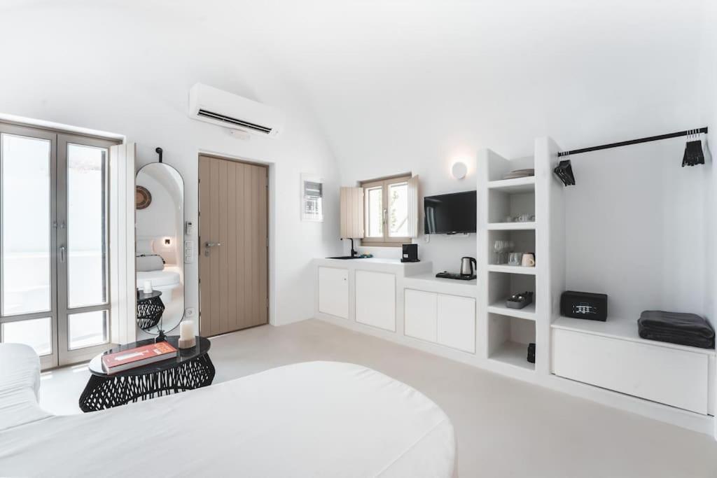 Akri Santorini With Heated Jacuzzi Villa Emporio  Exterior photo